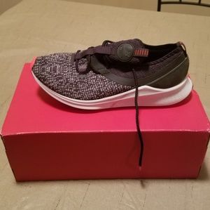 New balance shoes- black and white size 8.5